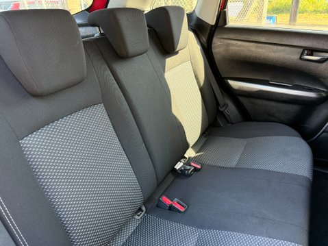 Suzuki Vitara SZ-T BOOSTERJET MHEV 31