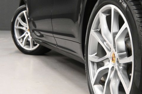 Porsche Cayenne 4.0 Cayenne V8 T Auto 4WD 5dr 14