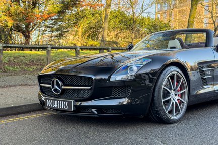 Mercedes-Benz SLS AMG GT ROADSTER- I OF ONLY 2 UK Cars 10