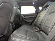 Jaguar F-Pace 2.0 F-PACE R-Dynamic HSE D MHEV AWD Auto 4WD 5dr 41