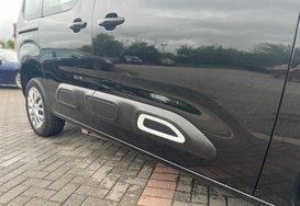 Citroen Berlingo BLUEHDI FEEL M WHEELCHAIR RAMP 21