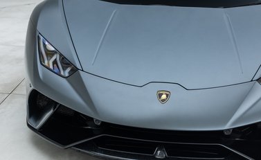 Lamborghini Huracan Spyder LP 640-4 PERFORMANTE 30
