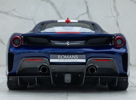 Ferrari 488 Pista 8