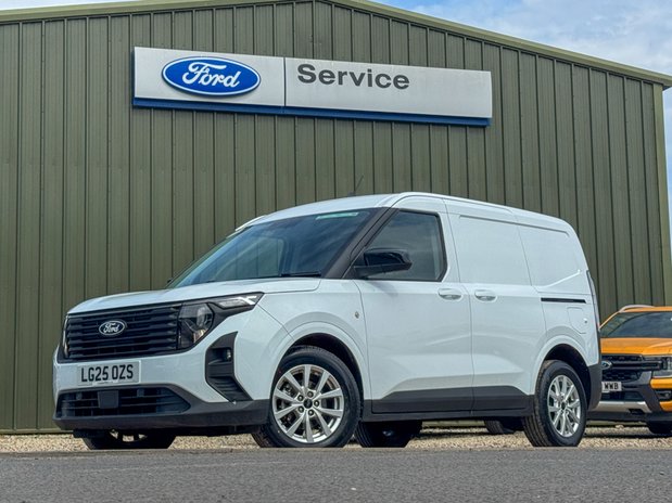Ford Transit Courier Petrol SWB L1H1 Low Roof Limited Air Con Alloys Nav Sensors EURO 6 1