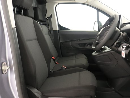 Peugeot Partner Standard 650 1.5 BlueHDi 100 Professional Premium Van 11