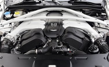 Aston Martin DB9 Volante 28