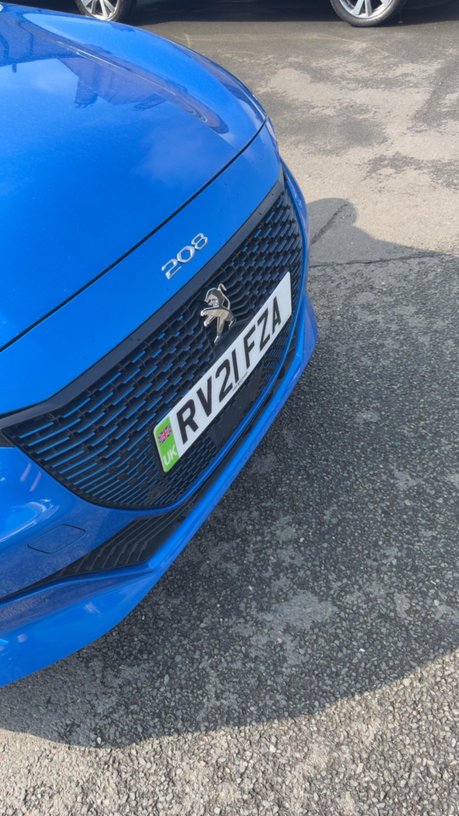 Peugeot e-208 GT PREMIUM 12