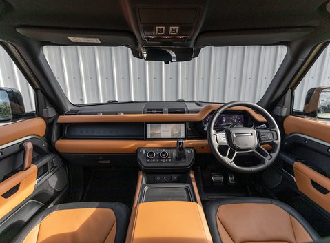 Land Rover Defender 110 X P400 16