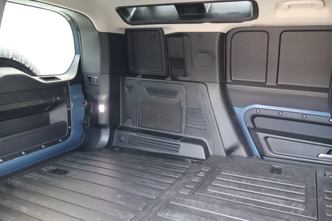 Land Rover Defender 110 250 HARD TOP HUGE SPEC OUTSTANDING EXAMPLE  22