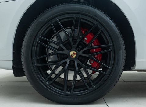 Porsche Macan GTS 30