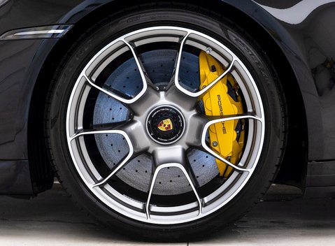 Porsche 911 (992) Turbo S 8