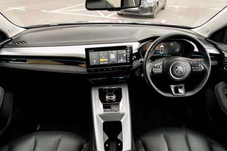 MG MG5 TROPHY