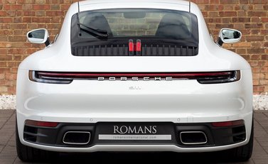 Porsche 911 Carrera (992) 5