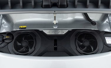 Porsche 911 (992) Carrera GTS 27