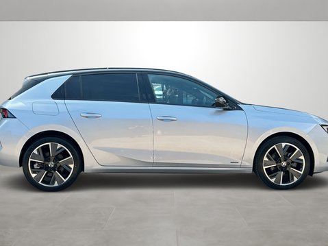 Vauxhall Astra 115kW Ultimate 54kWh 5dr Auto 10