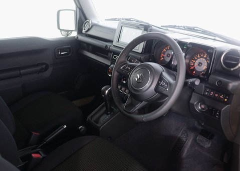 Suzuki Jimny SZ5 4X4 38