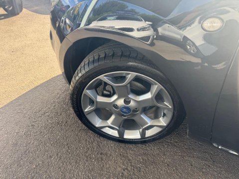 Ford Ka 1.2 Titanium Euro 5 3dr 19