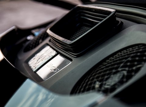 Porsche 911 Targa 4 GTS (991.2) 6