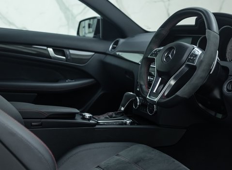 Mercedes-Benz C63 AMG Black Series 13