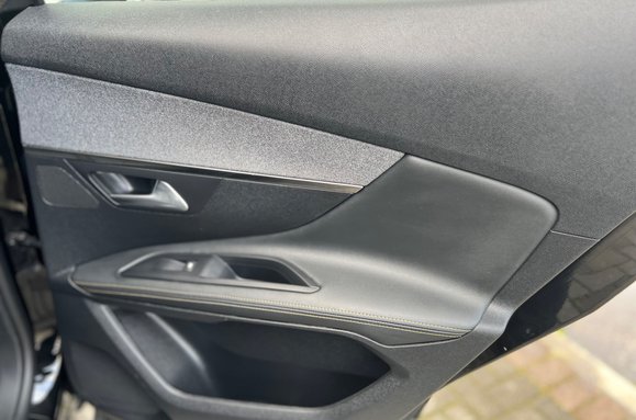 Peugeot 3008 PURETECH S/S 1.2 GT LINE PREMIUM AUTO 23