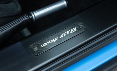 Aston Martin Vantage GT8 21