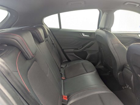 Ford Focus 1.0 Focus ST-Line X 5dr 46