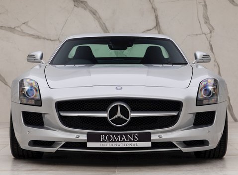 Mercedes-Benz SLS AMG 4