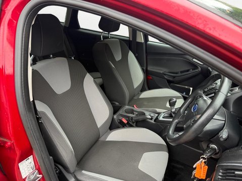 Ford Focus 1.0T EcoBoost Zetec Euro 5 (s/s) 5dr 11