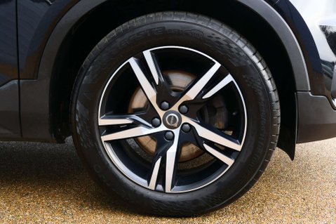Volvo XC40 2.0 XC40 R-Design T4 AWD Auto 4WD 5dr 12