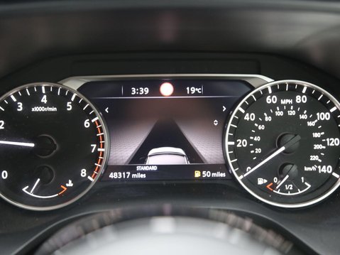 Nissan Qashqai 1.3 DIG-T MHEV N-Connecta Euro 6 (s/s) 5dr 14