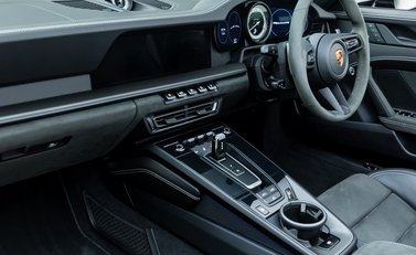 Porsche 911 Carrera GTS Cabriolet (992) 19