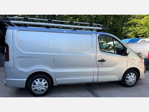 Vauxhall Vivaro 1.6 CDTi 2700 BiTurbo ecoFLEX Sportive L1 H1 Euro 5 (s/s) 5dr 9