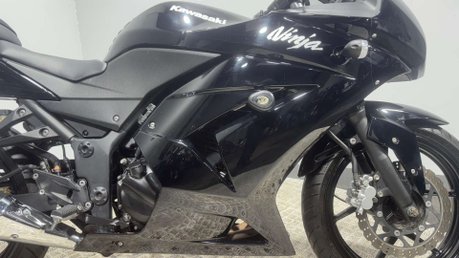 Kawasaki Ninja EX 250 2012 ONLY 9K NEW MOT 33BHP A2 READY 250CC SPORTS BIKE 11