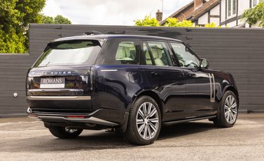 Land Rover Range Rover P550e AUTOBIOGRAPHY 4