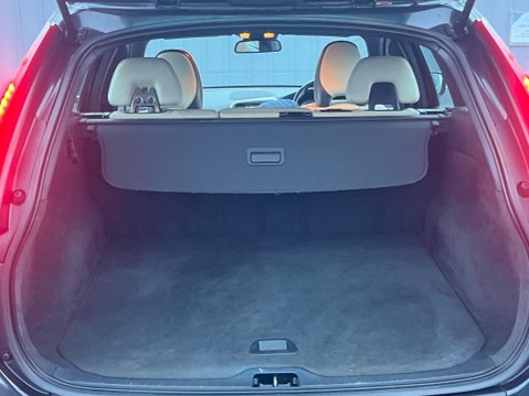 Volvo XC60 2.4 D5 R-Design Nav Geartronic AWD Euro 5 5dr 53