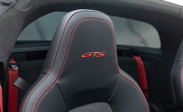 Porsche 911 Targa 4 GTS (992) 18