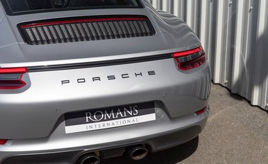 Porsche 911 Carrera GTS (991.2) 24