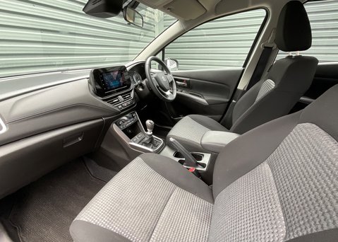 Suzuki SX4 S-Cross MOTION BOOSTERJET MHEV 13