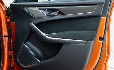 Jaguar F-Pace SVR 32