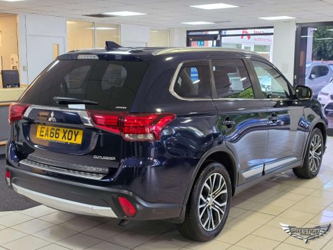 Mitsubishi Outlander 2.2 DI-D 4 Auto 4WD Euro 6 5dr 4