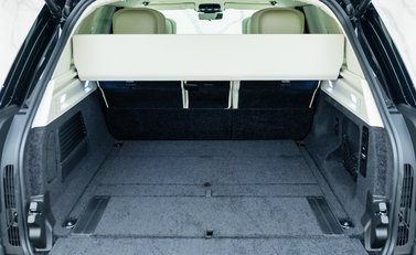 Land Rover Range Rover P460e Autobiography LWB 38