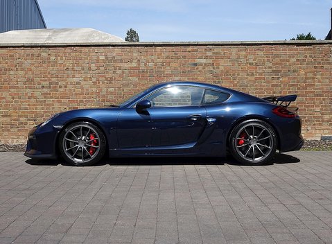 Porsche Cayman GT4 2