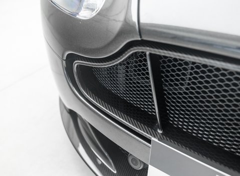 Aston Martin V12 Vantage S 37