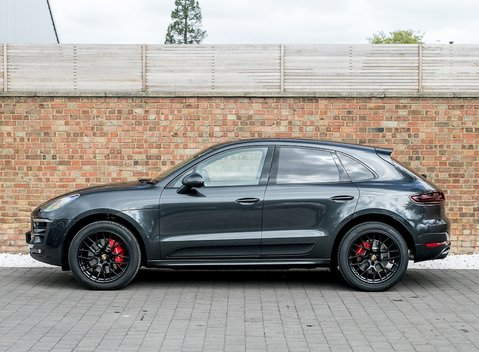 Porsche Macan GTS 2