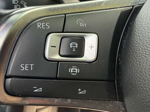 Volkswagen Tiguan 2.0 Tiguan R-Line TDI Semi-Auto 5dr 38