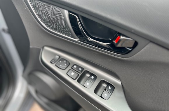 Hyundai KONA 1.6 h GDI PREMIUM AUTO PETROL HYBRID 24