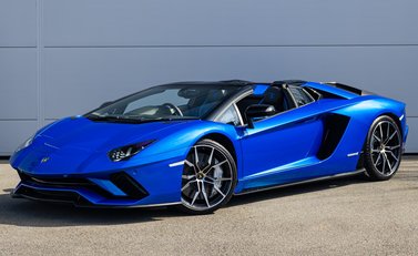 Lamborghini Aventador S LP 740-4 ROADSTER 2