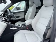 Jaguar E-Pace 2.0 R-DYNAMIC BLACK MHEV 10