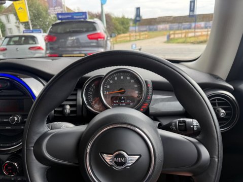 Mini Hatch 1.5 Cooper Euro 6 (s/s) 3dr 30