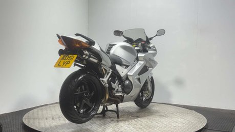 Honda VFR 2001 VTEC ONLY 19K NEW MOT SERVICED SPORTS EXHAUST 800CC 2